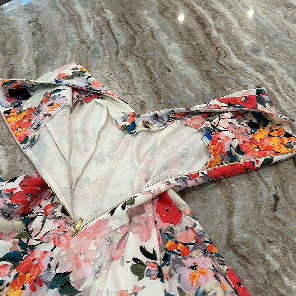 Just Taylor Floral Dress - Picture 6 of 11